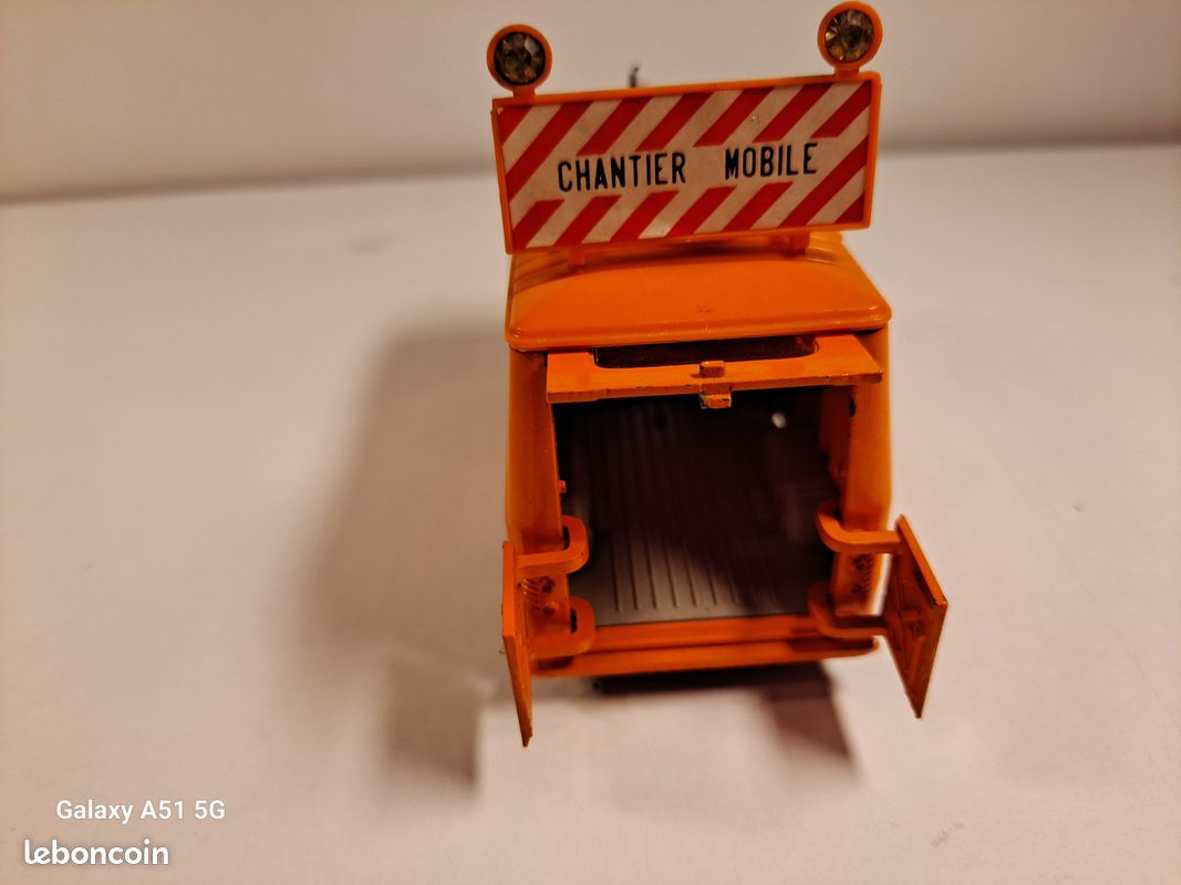 Dinky Toys Fr Peugeot J7 fourgon dépannage Autoroute