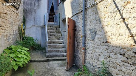 https://img.leboncoin.fr/api/v1/lbcpb1/images/94/59/55/945955676caa77fc38b8a45ec686aa9d0baafac2.jpg?rule=ad-image