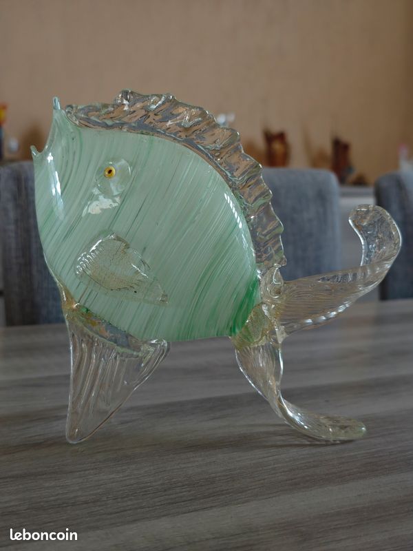 Poisson-épée en Verres de style Murano de 30,4 cm de haut