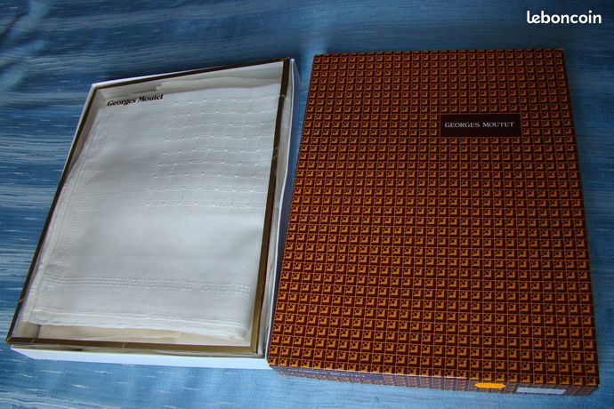 Grande Nappe et 12 serviettes assorties - Etat neuf - 285cm x 145cm
