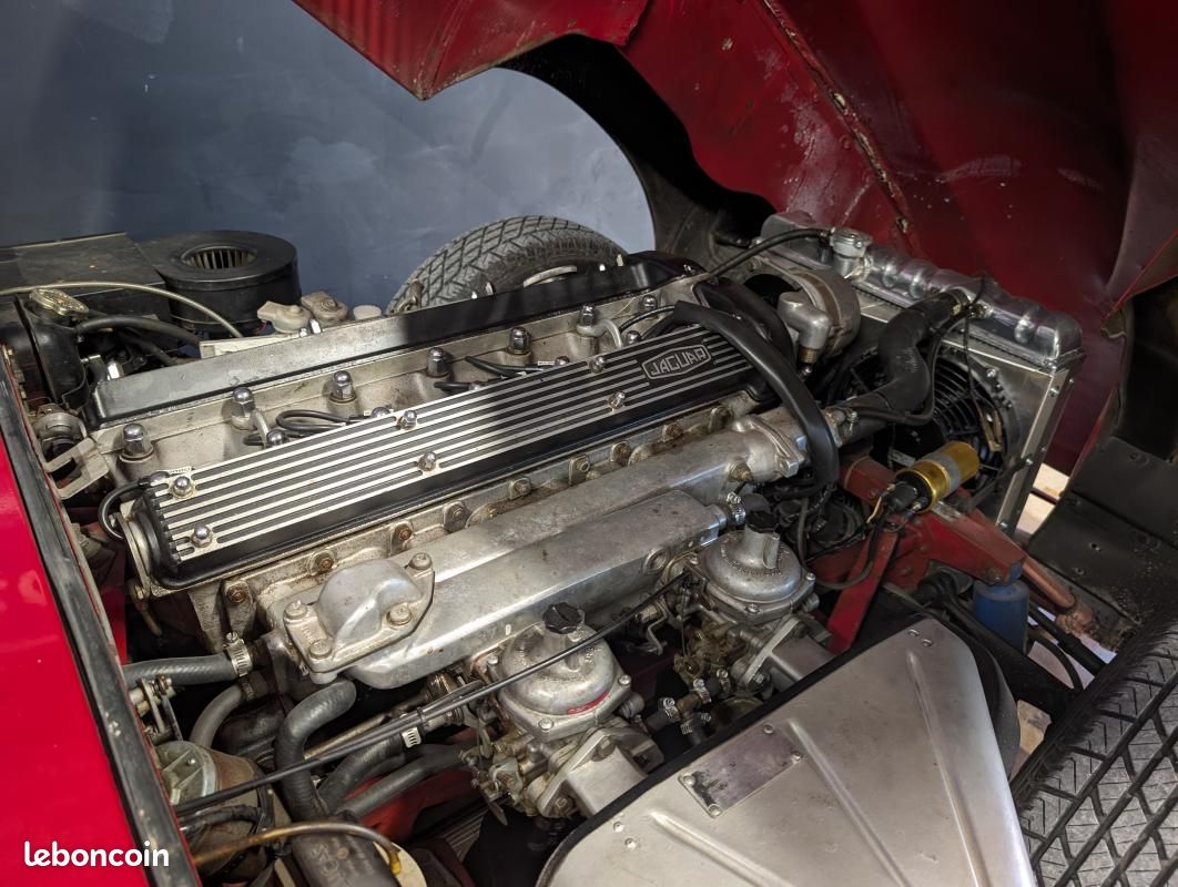 Jaguar E-Type Series 2 4.2 6 cyl en ligne (image 28)