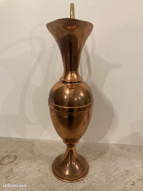 Vase en forme d'amphore en cuivre et laiton - ancien (image 2)