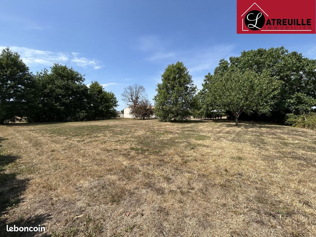 Terrain 1400 m² · à Gémozac · 49 500 €