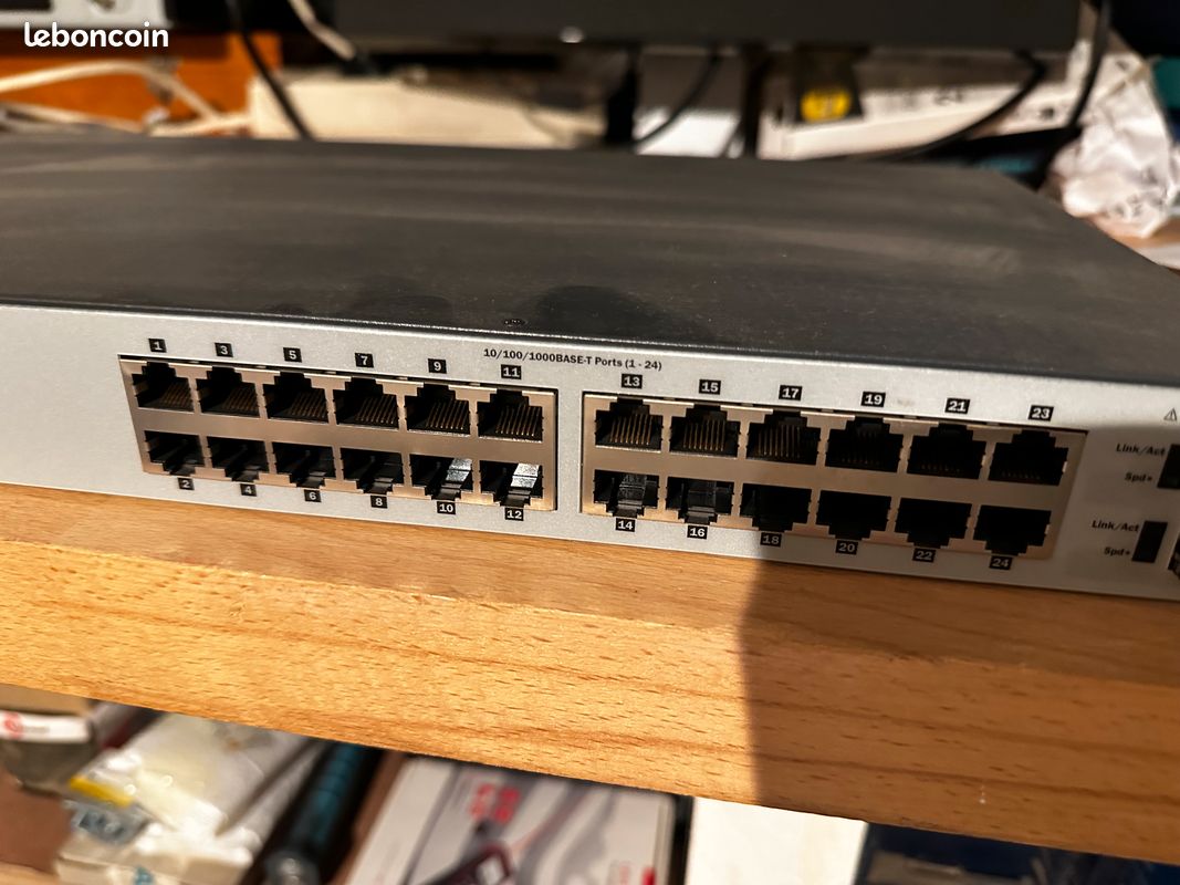 Switch rackable Giga HP J9980A 1820-24G (image 4)