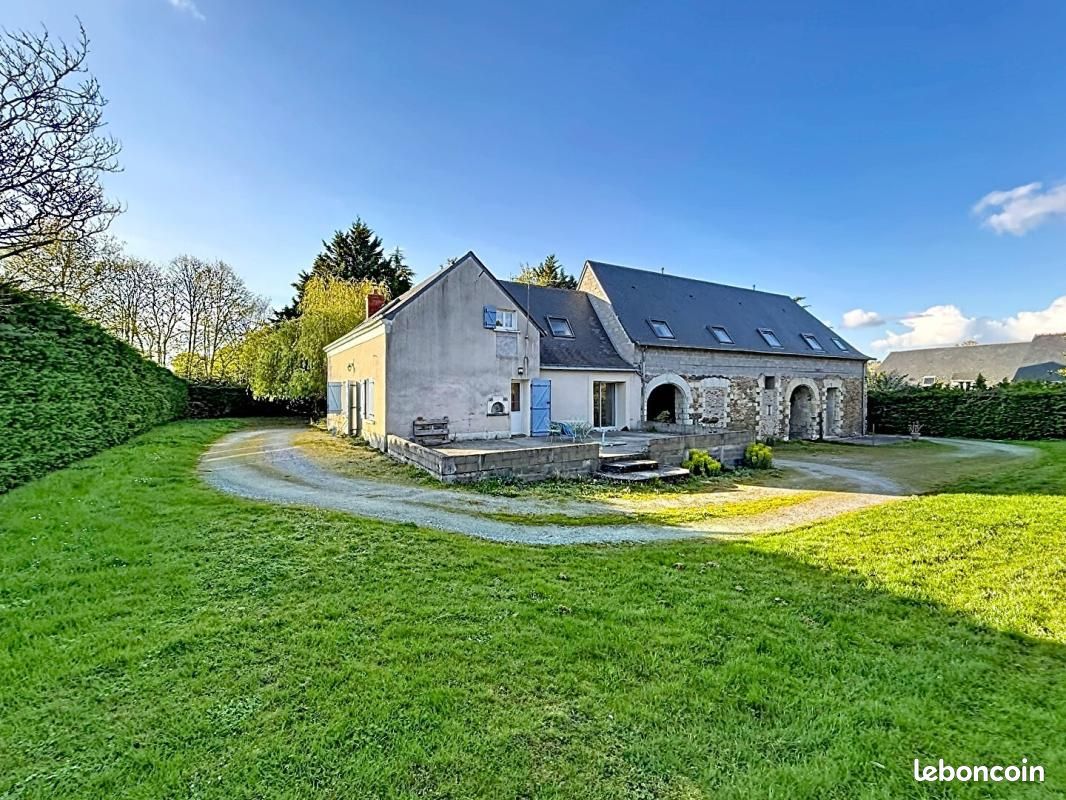 Maison 11 pièces 229 m² · à Verrières-en-Anjou · 229 m² · 379 900 €
