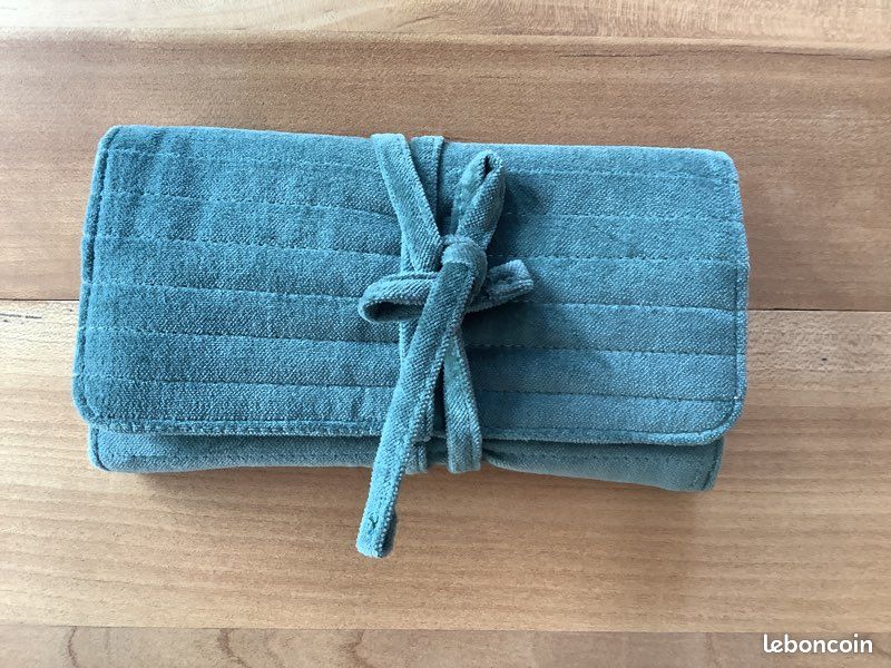 Pochette à bijoux en velours matelassé /étui de voyage (image 1)