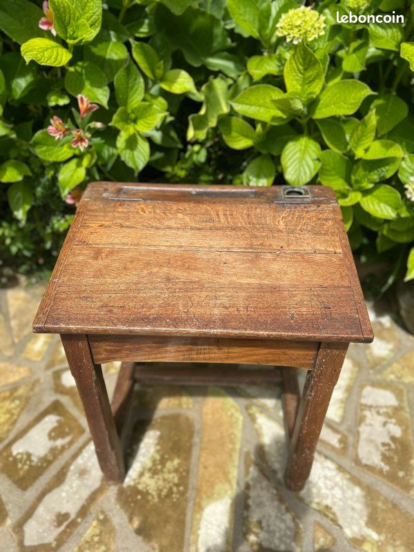 Bureau d’écolier (image 1)