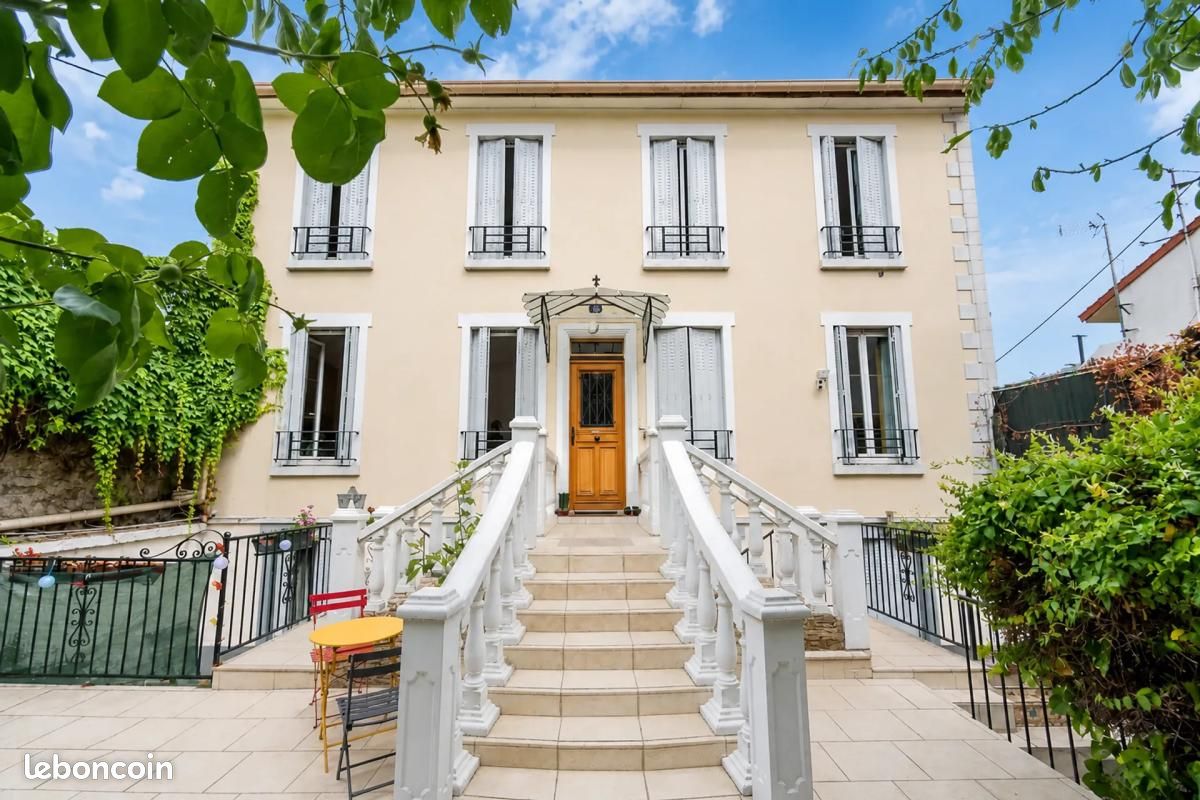 Maison 9 pièces 196 m² · à Aubervilliers · 196 m² · 855 000 €