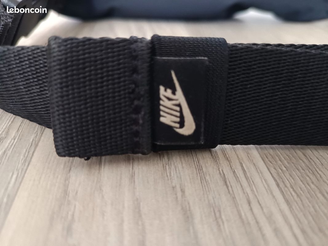 Sacoche Nike bon état (image 4)