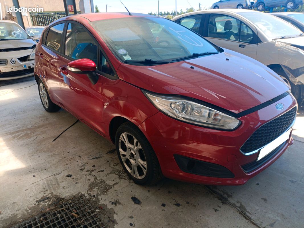 Ford Fiesta VI phase 2 960254A pour pièces (image 2)