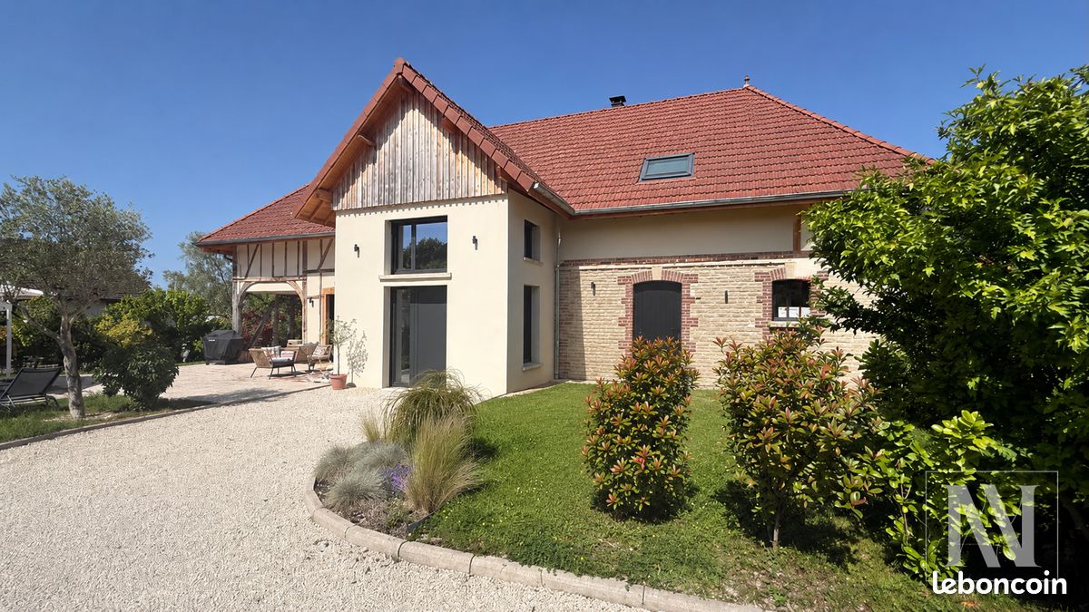 Maison 6 pièces 230 m² · à Sainte-Savine · 230 m² · 550 000 €