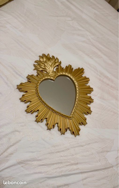 Miroir doré vintage cœur ex voto (image 1)