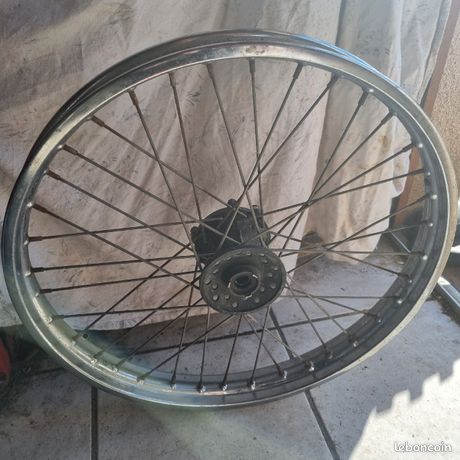 Roue Arrière Pour Yamaha 125 DTLC - Référence 34X - 1HR - 57U - Occasion Fonctionnelle