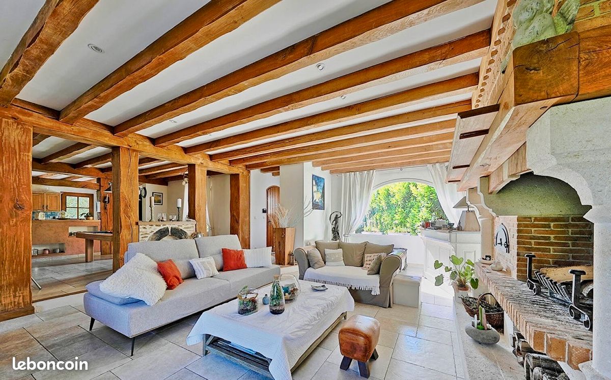 Maison 7 pièces 249 m² · à Marolles-en-Brie · 249 m² · 500 000 €