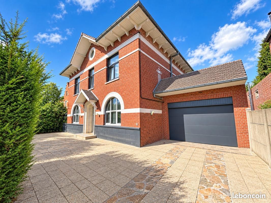Maison 6 pièces 270 m² · à Bauvin · 270 m² · 710 000 €