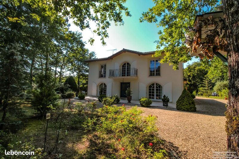 Maison 6 pièces 200 m² · à Candresse · 200 m² · 680 000 €