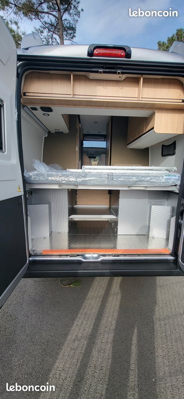 Fourgon Campereve Magellan 643 air saphir série limite printemps 2026 Peugeot Boxer 2.2L 140 CV Boite automatique - Ouvert tout le mois d'aout avec des tarifs estivaux (image 3)