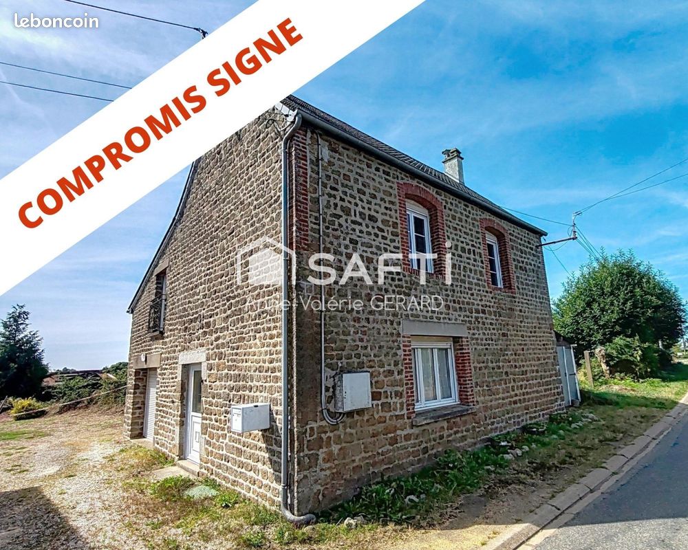 Maison 9 pièces 102 m² · à Fougerolles-du-Plessis · 102 m² · 65 000 €