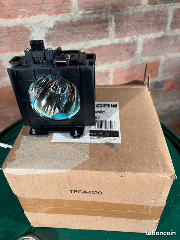 Lampe vidéoprojecteur PANASONIC LAD57 (image 1)