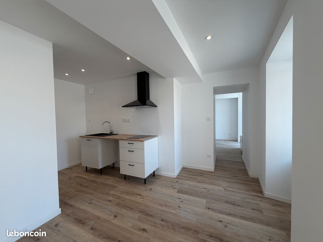 Appartement 2 pièces 42 m² · à Méral · 42 m² · 450 €