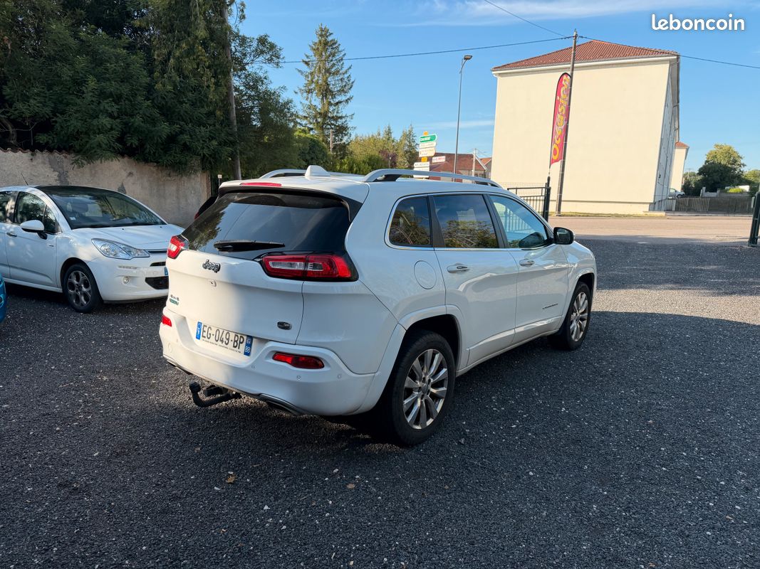 Jeep cherokee 2.2 crd 200 cv 4x4 boite automatique overland full options (image 4)