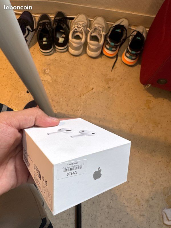 AirPods Pro 3 – Like New – 2 Months Old (image 13)