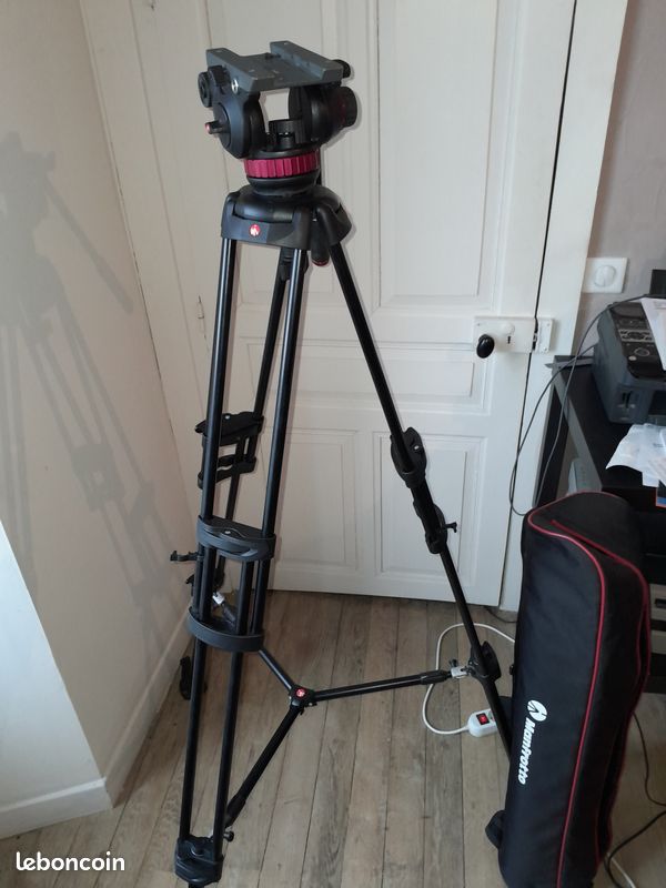 Trépied vidéo Manfrotto 546 BK + rotule MVH502A (image 1)