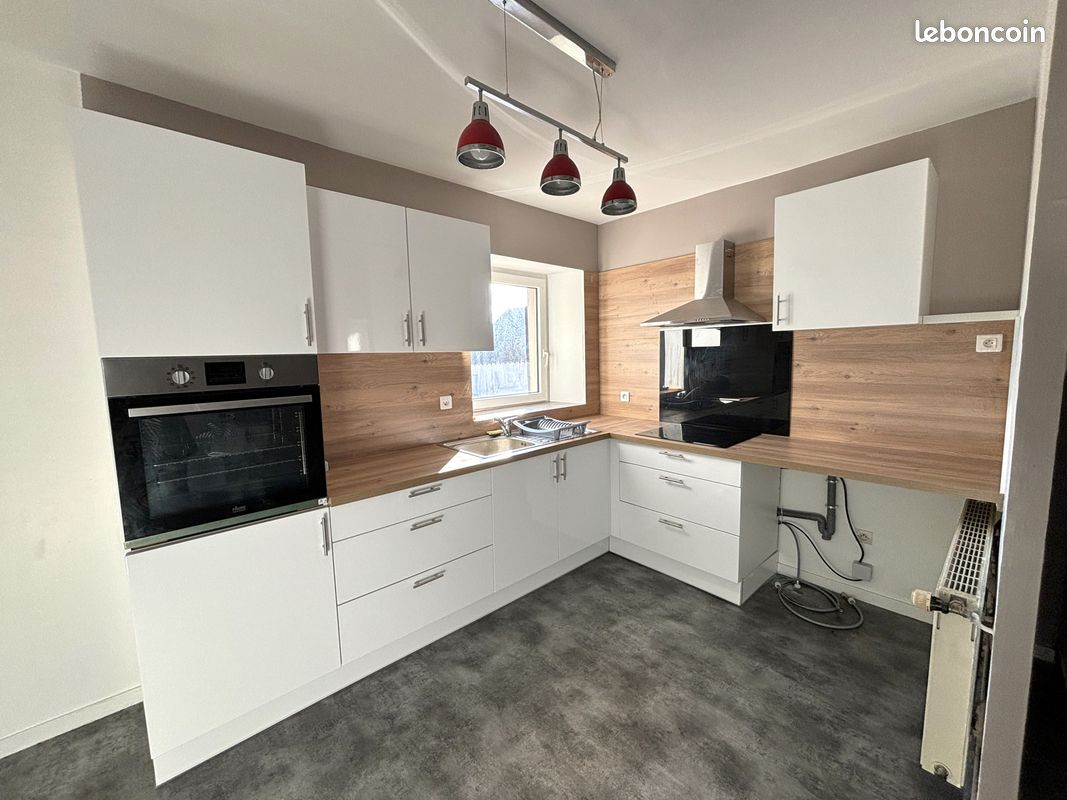 Appartement 3 pièces 77 m² · à Héricourt · 77 m² · 550 €