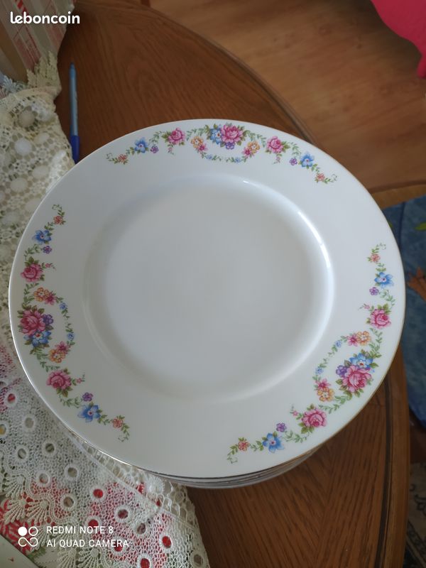 12 assiettes porcelaine Winterling (image 1)