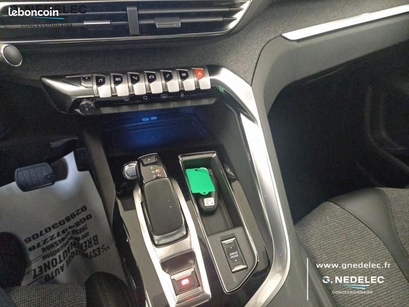Peugeot 3008 HYBRID 225ch Allure Business e-EAT8 10cv (image 16)