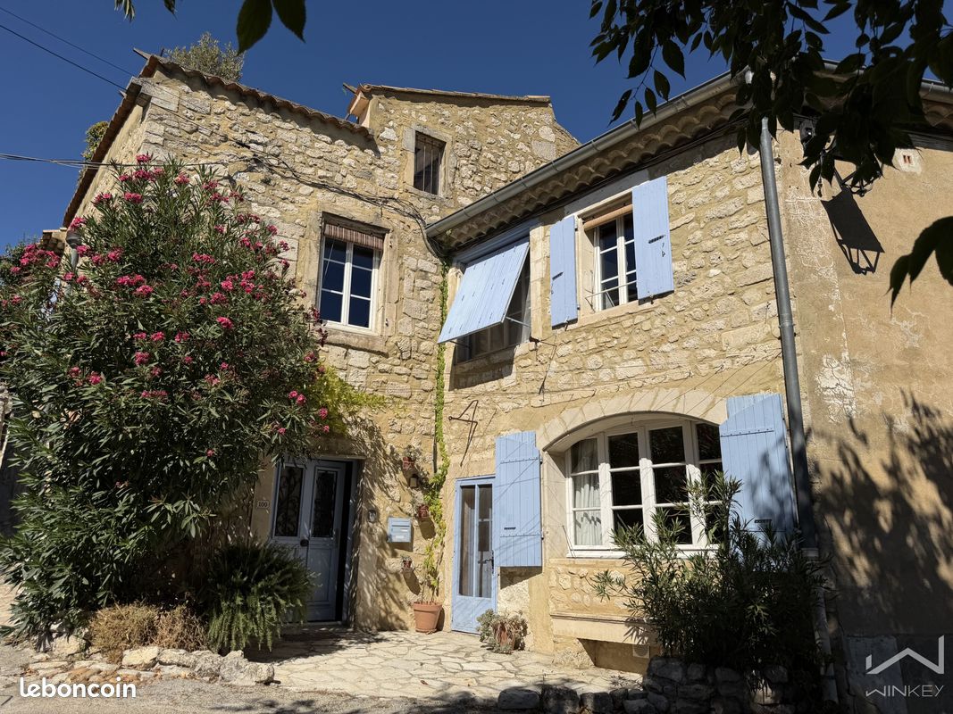 Maison 8 pièces 194 m² · à La Garde-Adhémar · 194 m² · 490 000 €