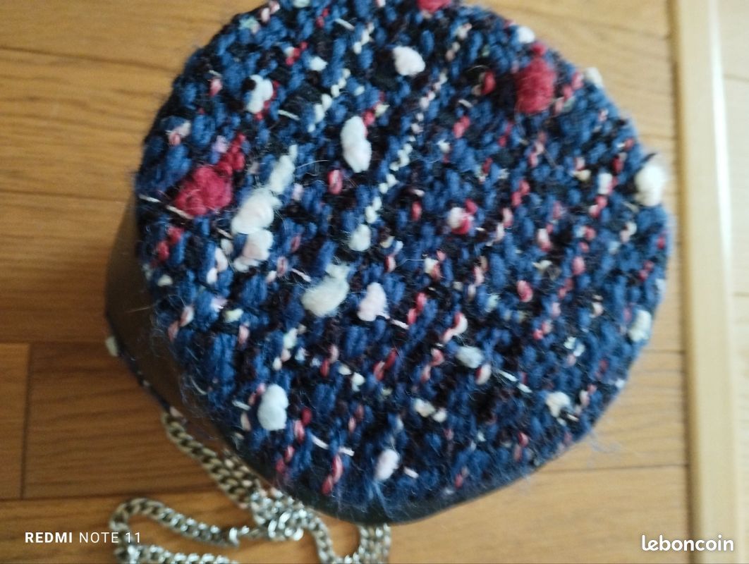 Petit sac boule en laine et fond skai, chaîne de grande qualité (image 4)