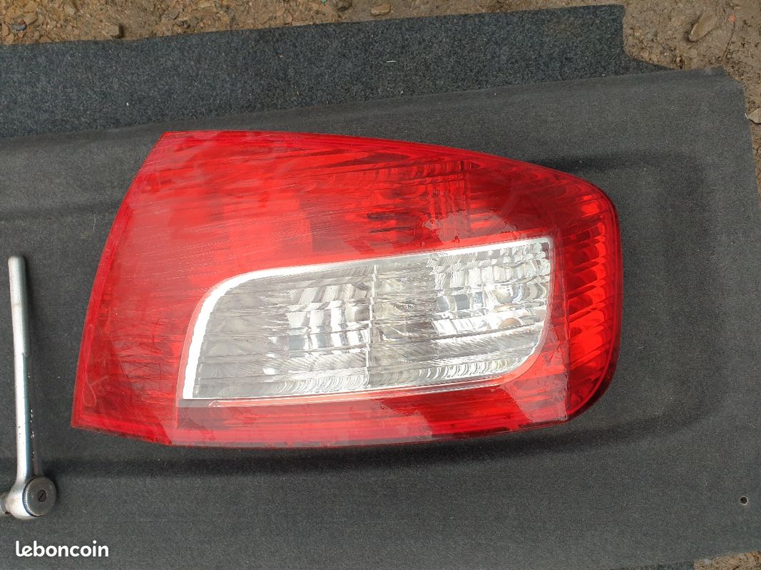 Phare arriere c4 golf 5 polo 9n 407 (image 3)
