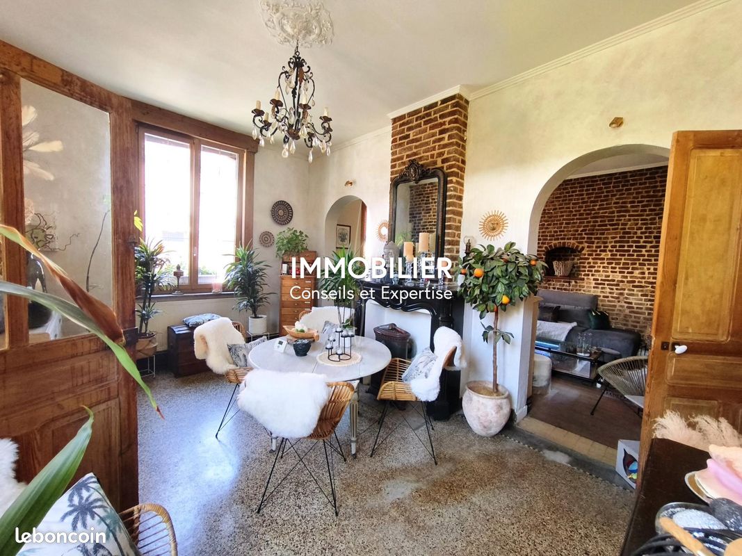 Maison 4 pièces 120 m² · à Crespin · 120 m² · 24 450 €