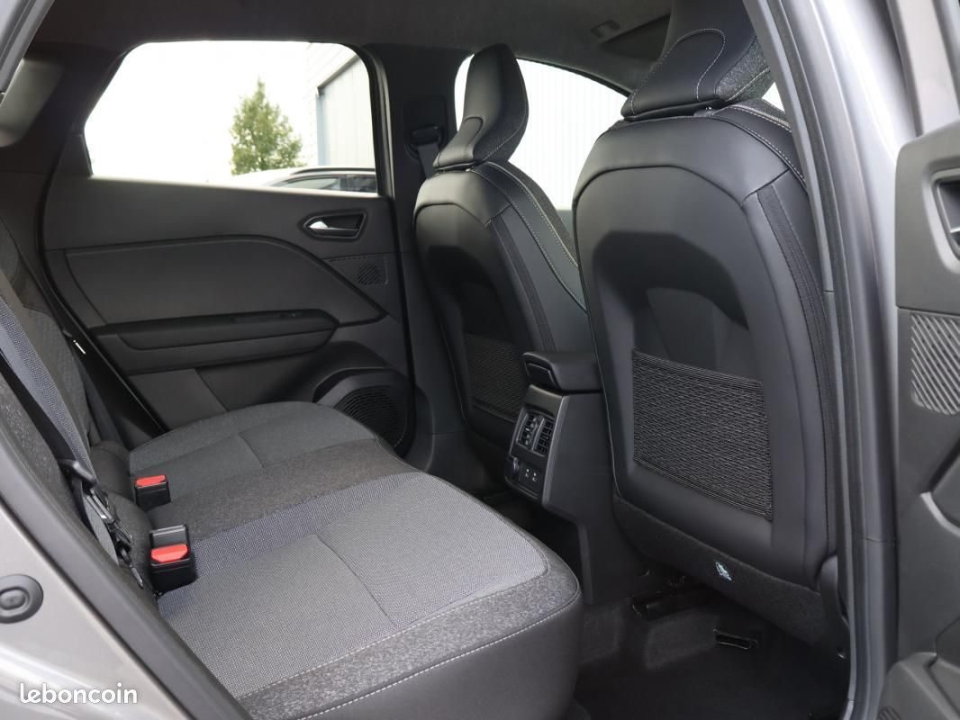Renault Captur E-Tech full hybrid 145 ch Techno (image 11)