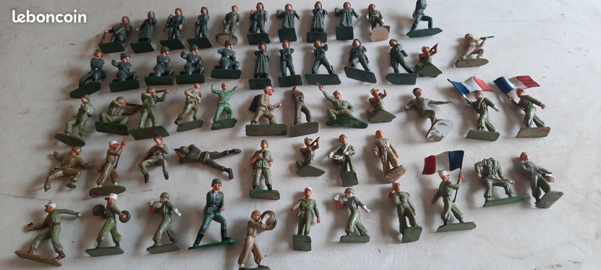 Lot De 14 Figurines Soldats Starlux Plastique 1:32 - Occasion, 10 En Bon état, 4 Abîmées