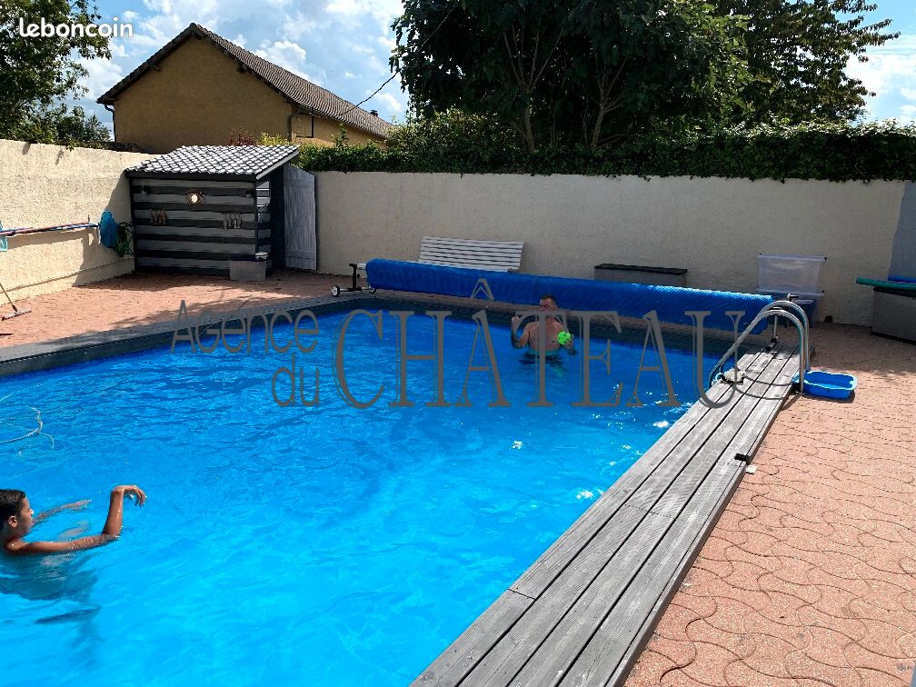 Maison 7 pièces 165 m² · à Étrépagny · 165 m² · 472 000 €