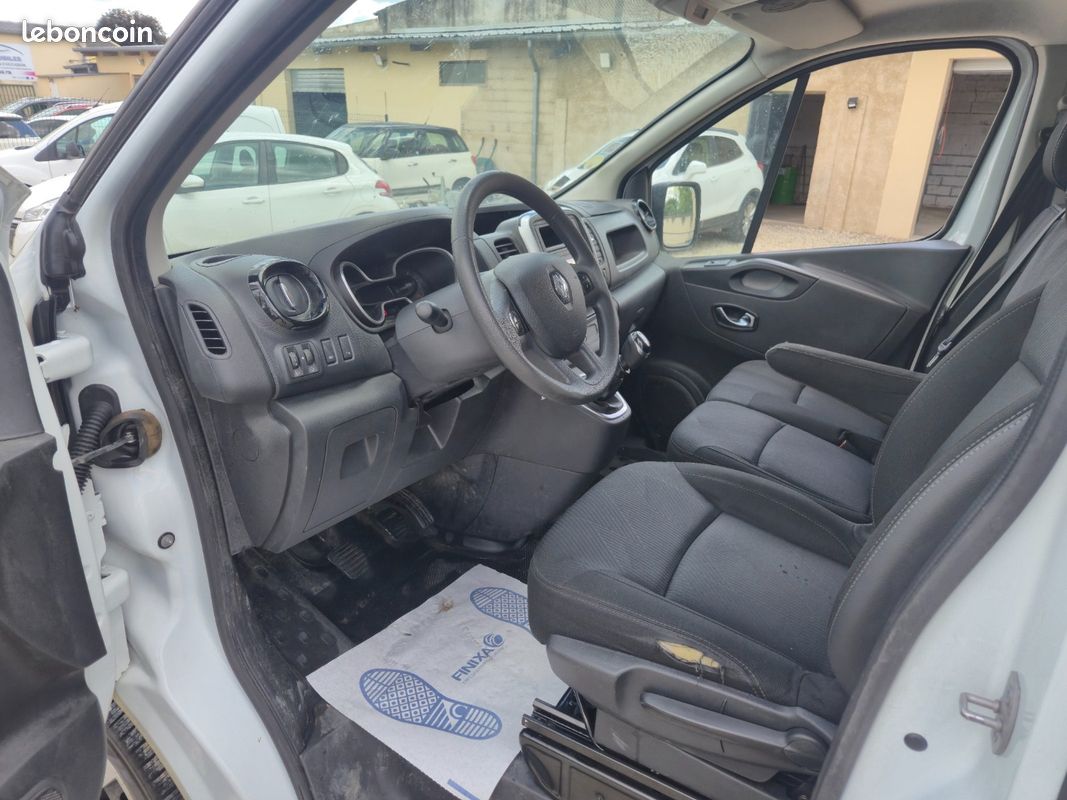 Renault trafic fourgon gn l1h1 1000 kg dci 120 grand confort 11990 euro ttc 12 mois garantie (image 3)