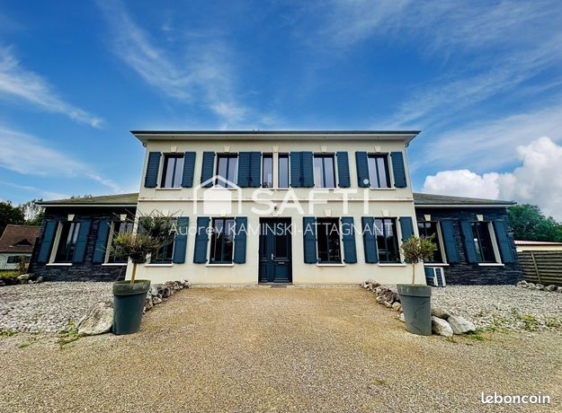 Maison 9 pièces 268 m²