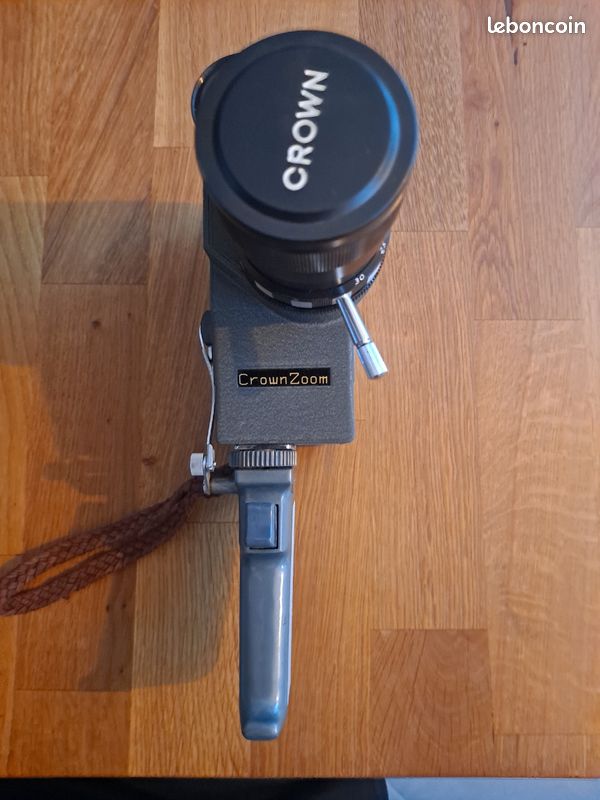 Cronica 8 ET 8mm Movie Camera (Crown Optical Co