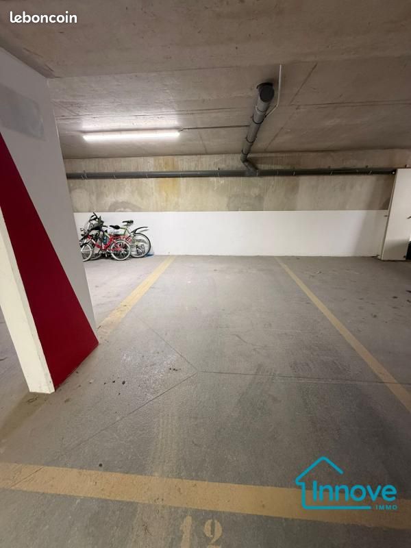 Parking 8 m² · à Saint-Germain-en-Laye · 8 m² · 87 €/mois
