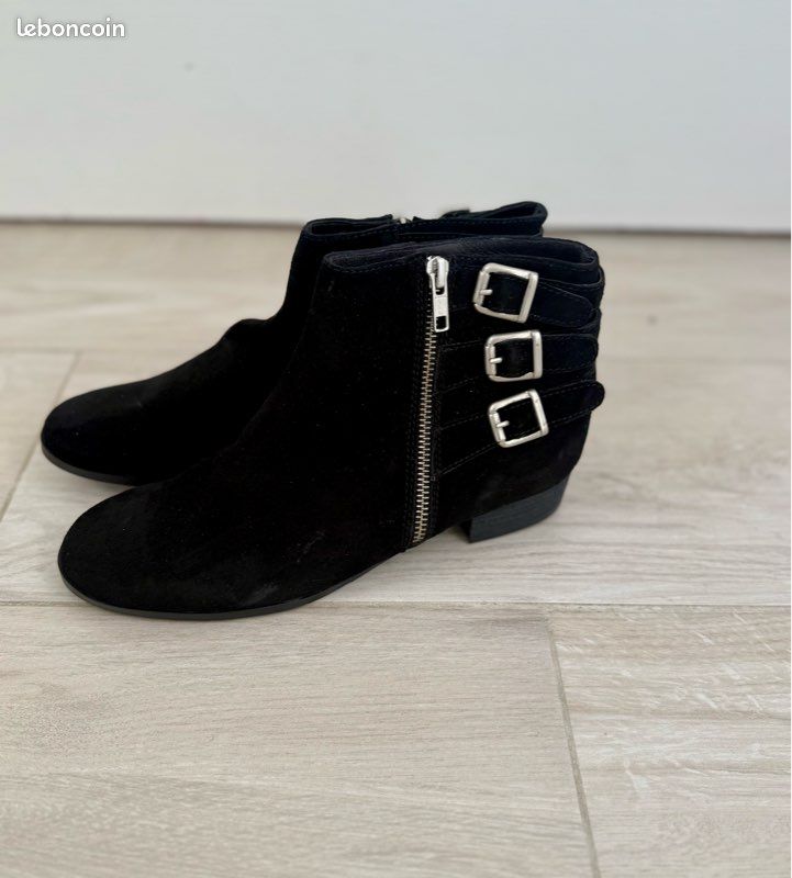 Bottines plates en daim noir (image 2)