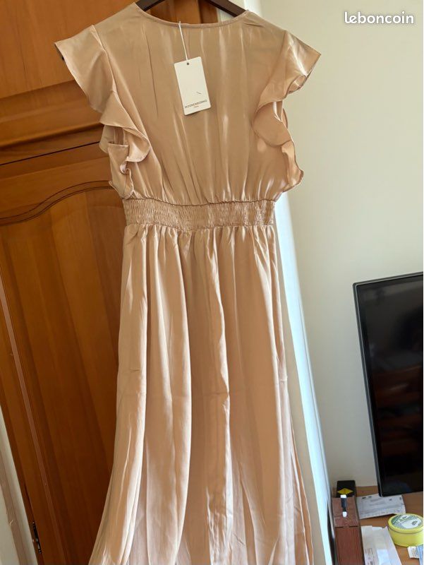 Robe satinée (image 2)