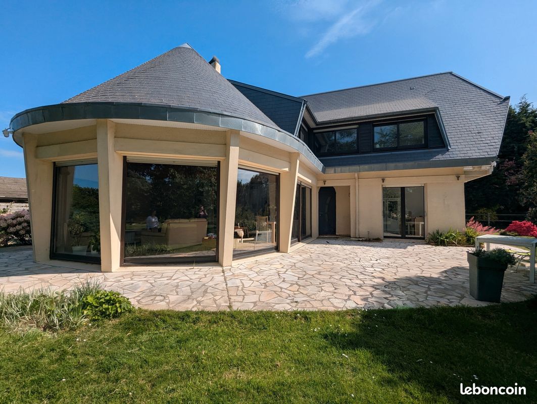 Maison 8 pièces 220 m² · à Manéglise · 220 m² · 520 000 €