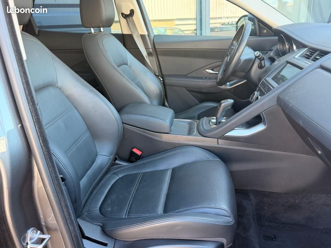 Jaguar E-PACE 2.0D - 180CH R-DYNAMIC S (image 4)
