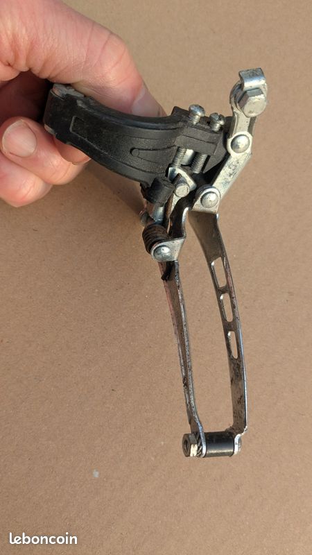 Ancien dérailleur avant Huret 4 trous PIÈCES 28,6 mm pince