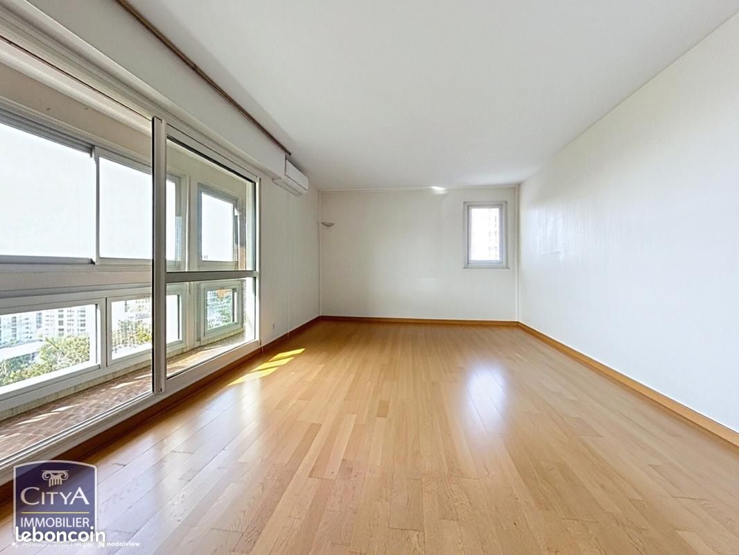 Appartement 5 pièces 110 m² · à Poitiers · 110 m² · 120 000 €