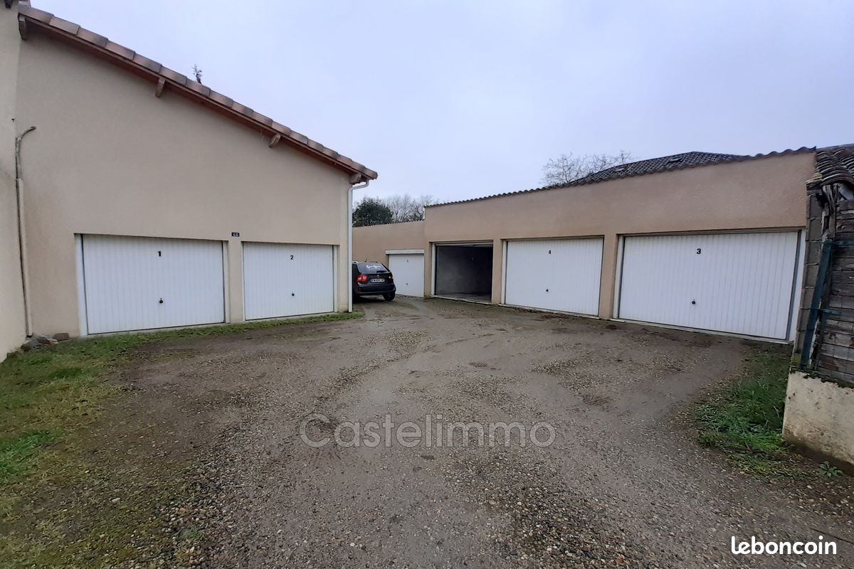 Parking/box Castelsarrasin · 85 €