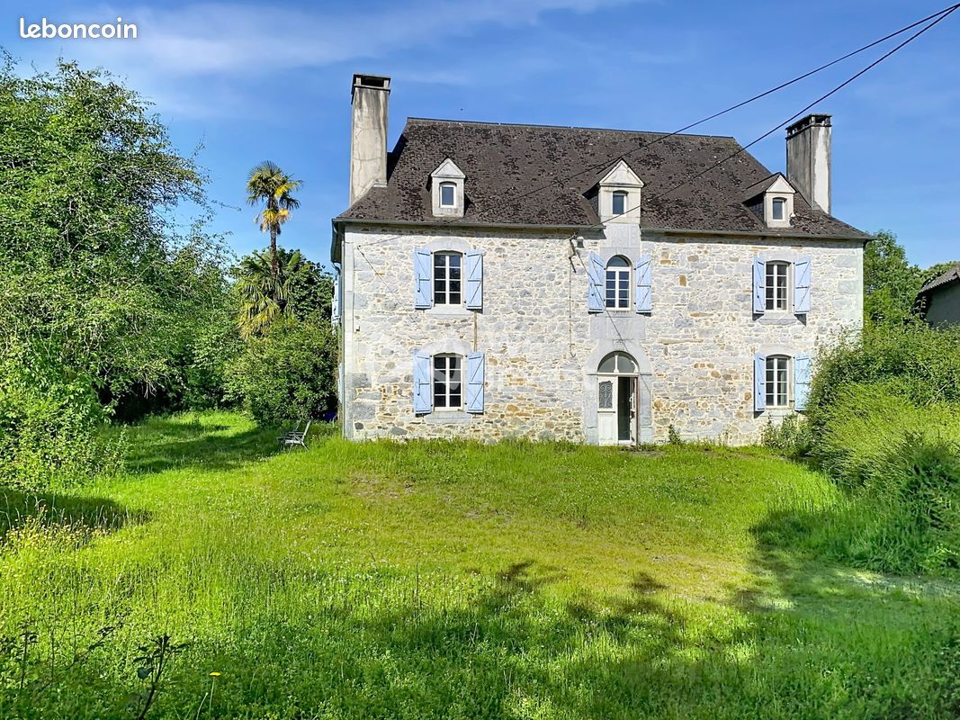 Maison 6 pièces 243 m² · à Asson · 243 m² · 450 000 €
