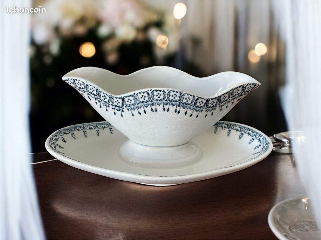 Saucière Ancienne Regal Ware – Émail Avocat, 3 Quarts, Avec Couvercle, USA
